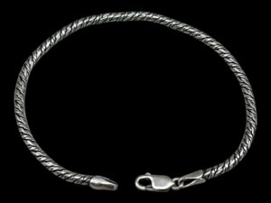 Armbånd  af Jens Aagaard